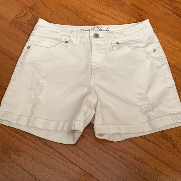 Universal Thread size 2 white distressed shorts - Picture 1 of 9